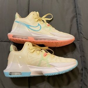 Nike Lebron Witness 7. Size 10. Barely worn. Great condition.